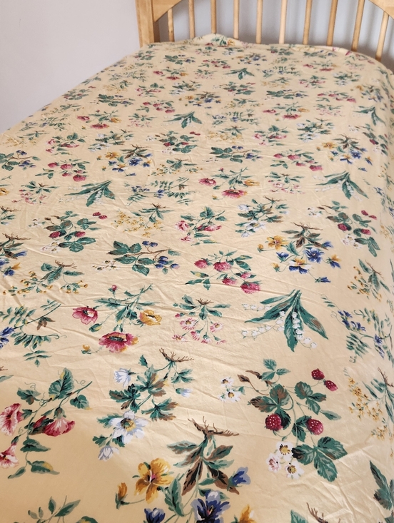 liz wear Other - LIZ WEAR Sheet Set 2 Shams Yellow Floral Home Bedding Vintage Made USA